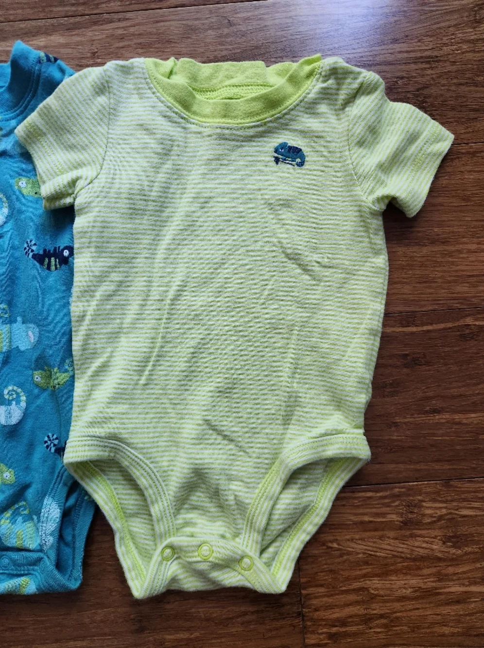 3 Carter's Baby Boy Chameleon Short Sleeve One-Piece Bodysuit Shirt, 9 Months